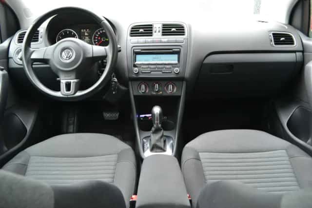 Volkswagen Polo (2011) thumbnail 4