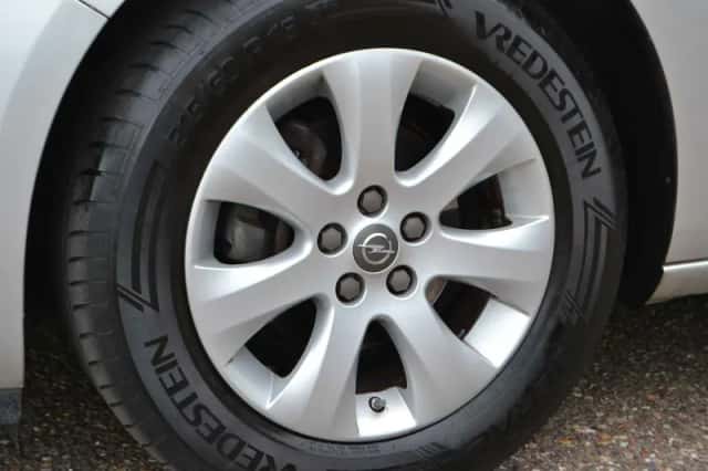 Opel Astra (2015) thumbnail 3