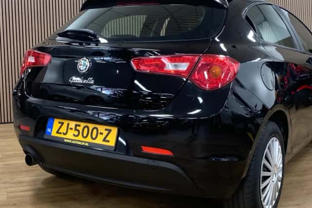 Alfa Romeo Giulietta (2014) thumbnail 6