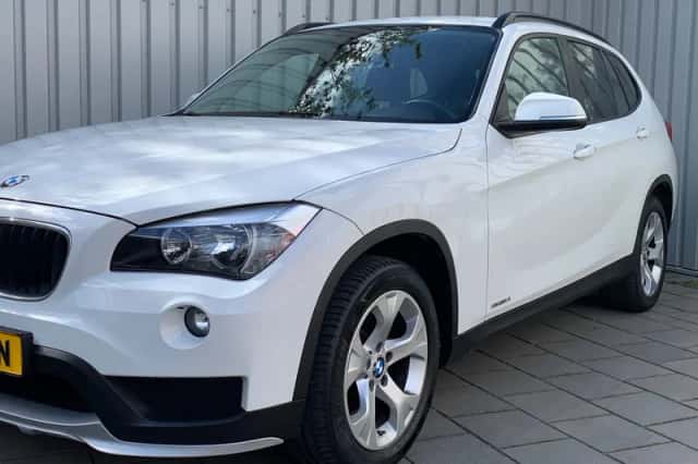 BMW X1 (2014) thumbnail 2