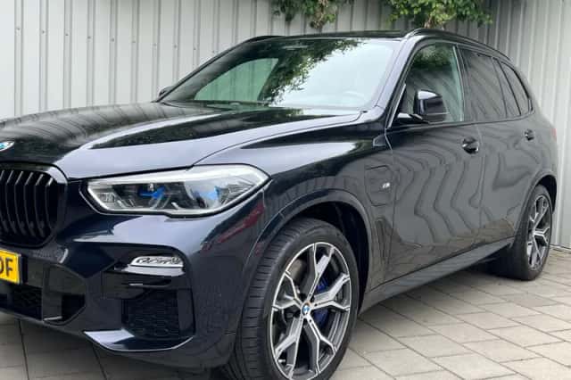 BMW X5 (2021) thumbnail 2