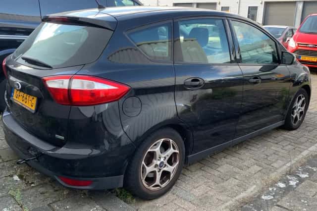 Ford C-Max (2015) thumbnail 3