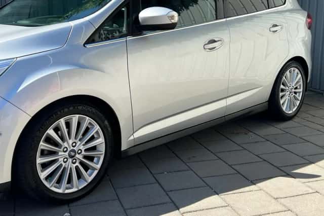 Ford C-Max (2017) thumbnail 4