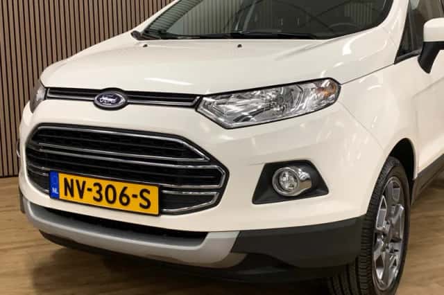 Ford EcoSport (2017) thumbnail 3