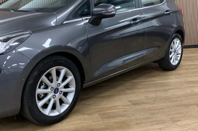 Ford Fiesta (2018) thumbnail 4