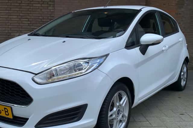 Ford Fiesta (2016) thumbnail 2