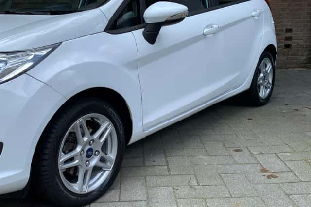 Ford Fiesta (2016) thumbnail 4