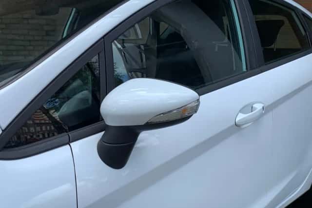 Ford Fiesta (2016) thumbnail 5