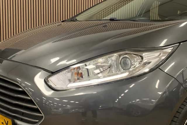 Ford Fiesta (2015) thumbnail 4
