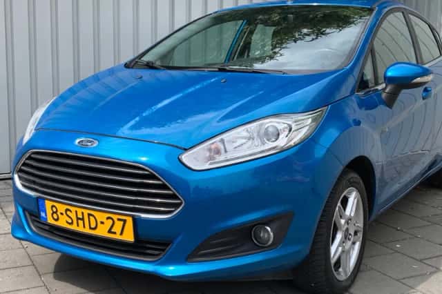 Ford Fiesta (2013) thumbnail 3