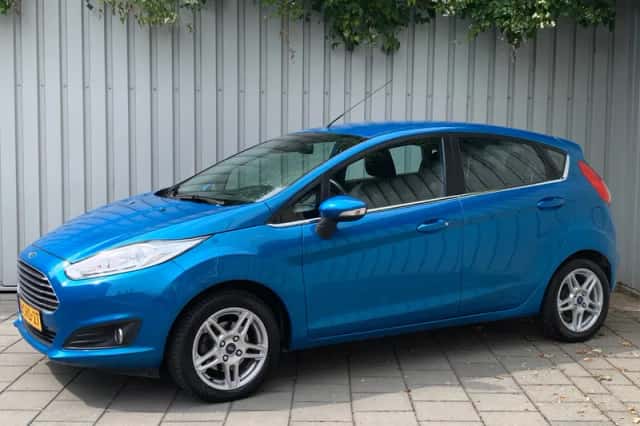Ford Fiesta (2013) thumbnail 4