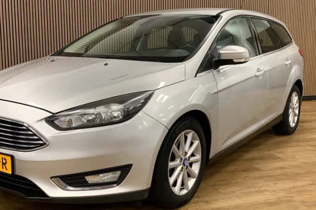 Ford Focus (2015) thumbnail 2