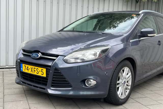 Ford Focus (2012) thumbnail 3