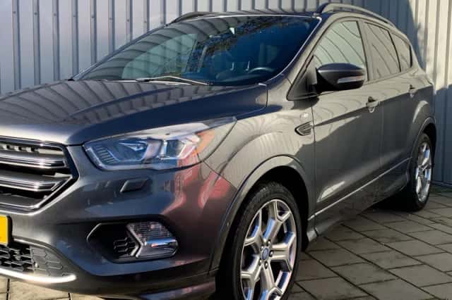 Ford Kuga (2017) thumbnail 2