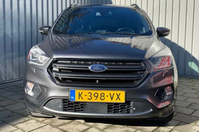 Ford Kuga (2017) thumbnail 3
