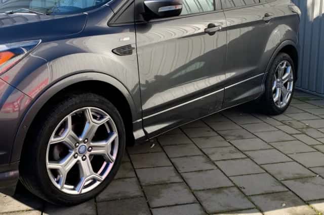 Ford Kuga (2017) thumbnail 4