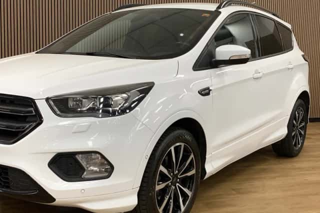 Ford Kuga (2017) thumbnail 2