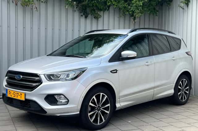 Ford Kuga (2017) thumbnail 1