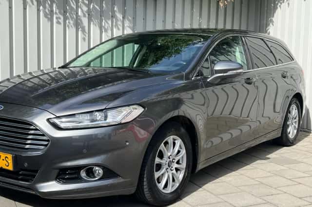 Ford Mondeo (2015) thumbnail 2