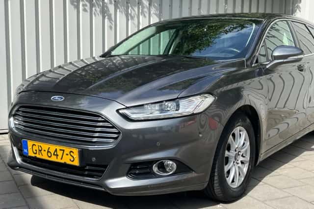 Ford Mondeo (2015) thumbnail 3