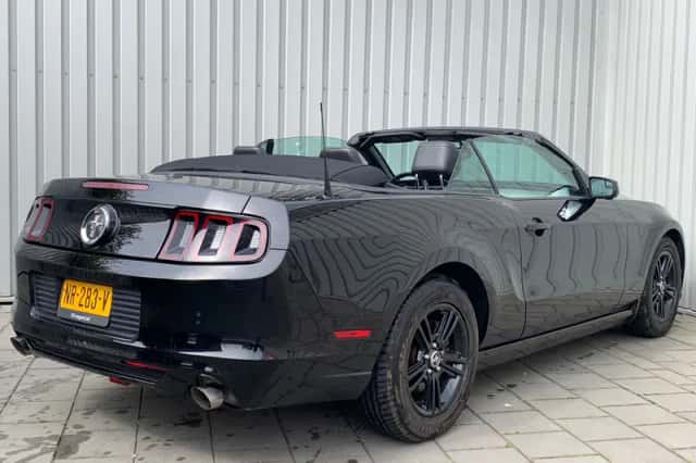 Ford Mustang (2013) thumbnail 6