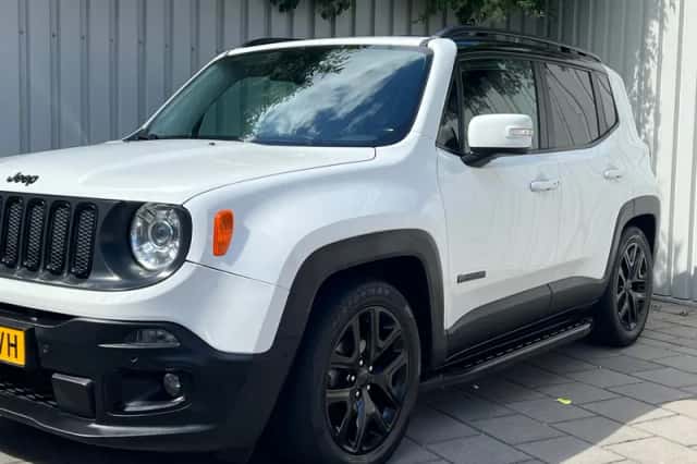 Jeep Renegade (2017) thumbnail 2