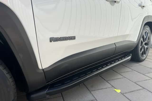 Jeep Renegade (2017) thumbnail 6