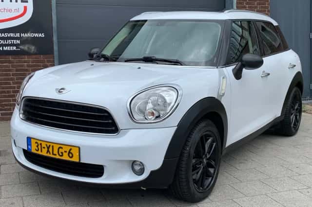 MINI Countryman (2012) thumbnail 1