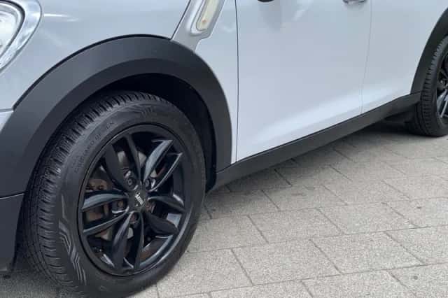 MINI Countryman (2012) thumbnail 3