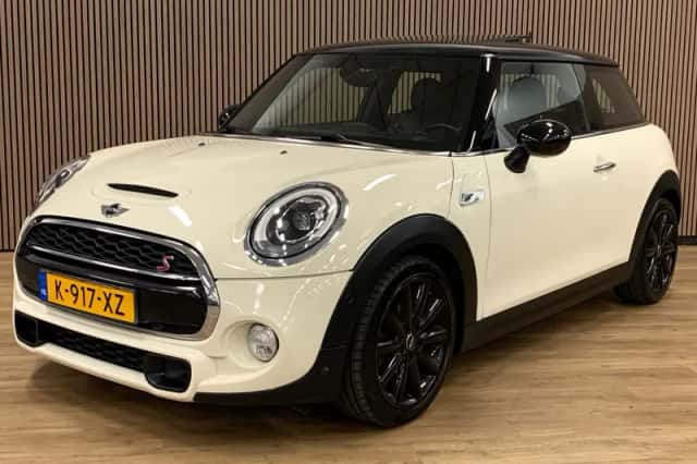 MINI Cooper S (2014) thumbnail 1