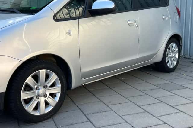 Mitsubishi Colt (2010) thumbnail 4