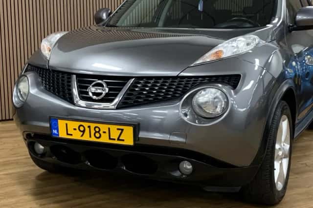 Nissan Juke (2011) thumbnail 3