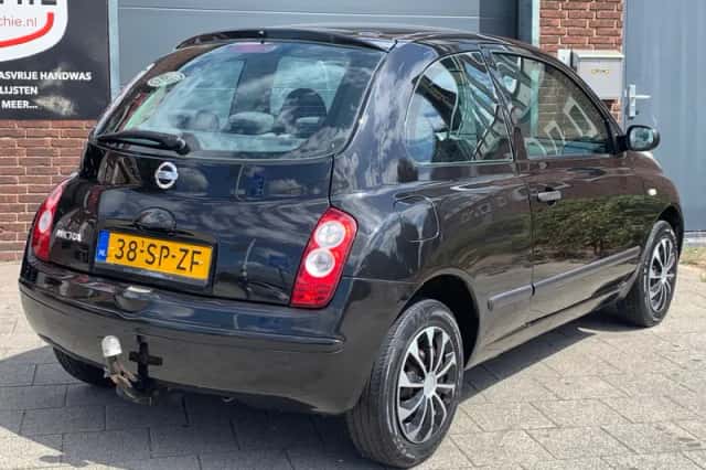 Nissan Micra (2006) thumbnail 4