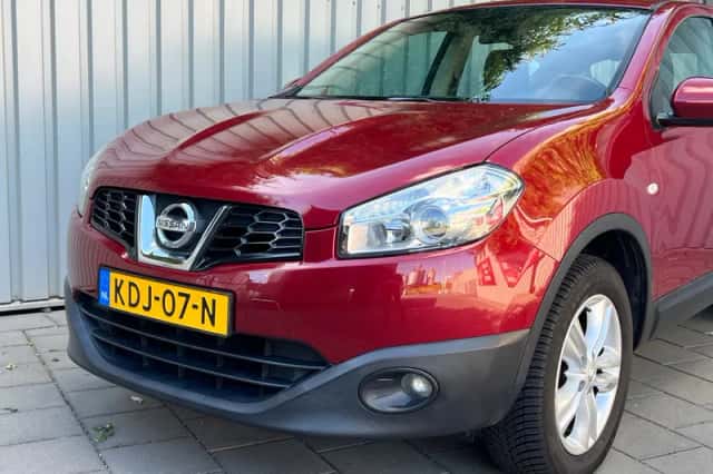 Nissan Qashqai (2012) thumbnail 3