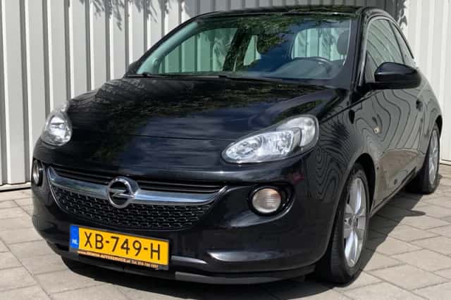 Opel Adam (2015) thumbnail 3