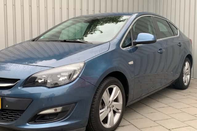 Opel Astra (2014) thumbnail 2