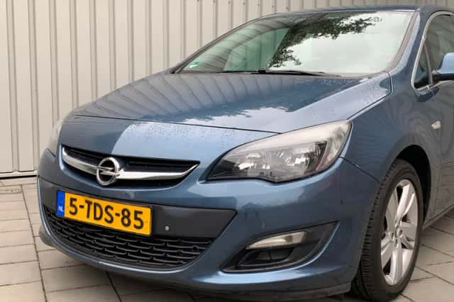 Opel Astra (2014) thumbnail 3