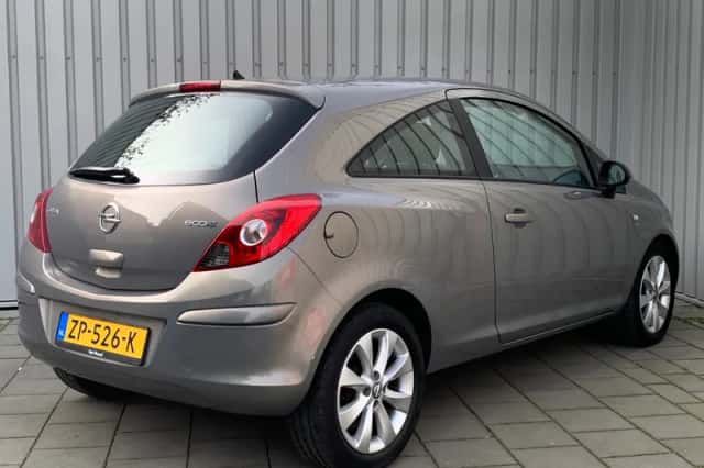 Opel Corsa (2013) thumbnail 4