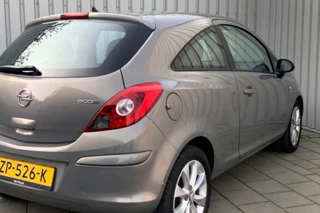 Opel Corsa (2013) thumbnail 5