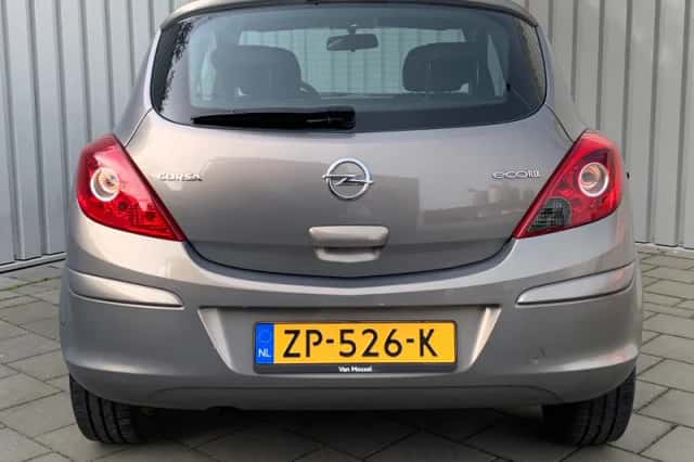 Opel Corsa (2013) thumbnail 6
