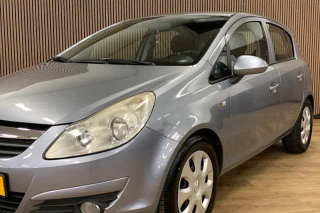 Opel Corsa (2008) thumbnail 2