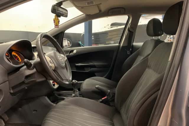 Opel Corsa (2008) thumbnail 5