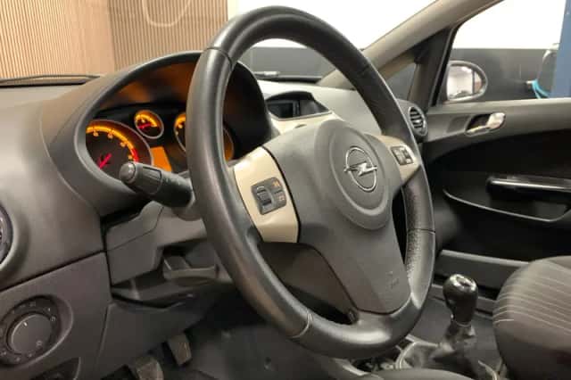 Opel Corsa (2008) thumbnail 6