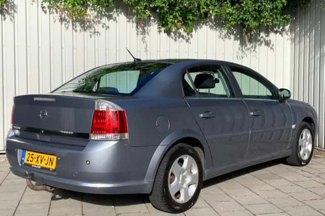 Opel Vectra (2007) thumbnail 5