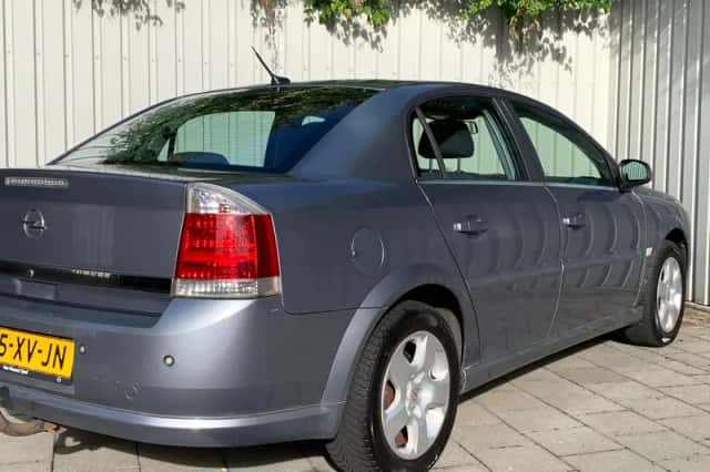 Opel Vectra (2007) thumbnail 6