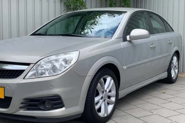 Opel Vectra (2007) thumbnail 2