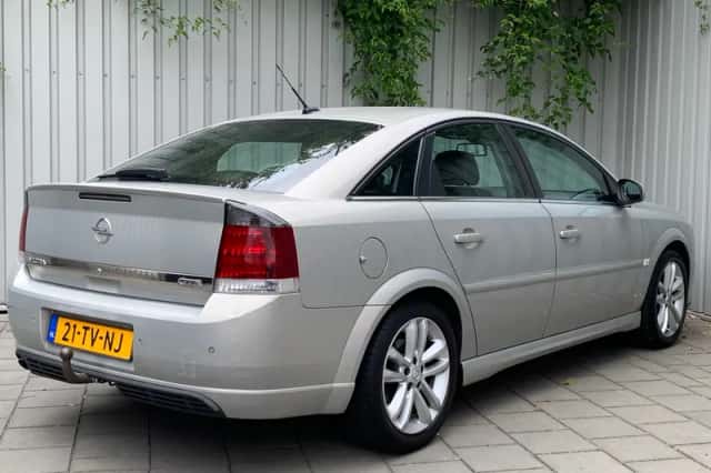 Opel Vectra (2007) thumbnail 5