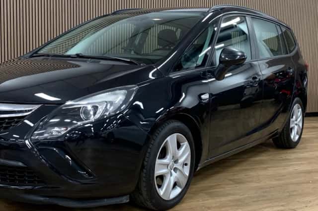 Opel Zafira Tourer (2012) thumbnail 2