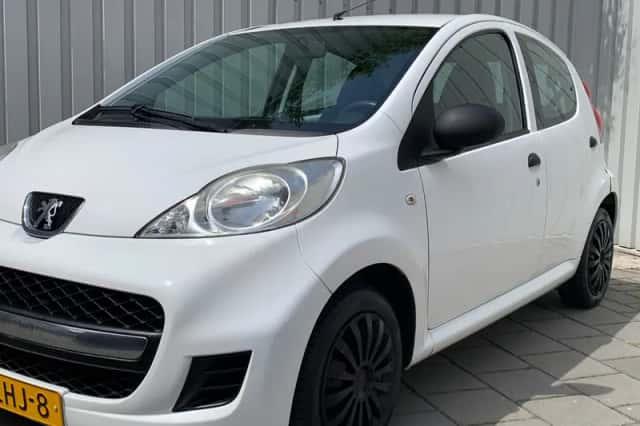 Peugeot 107 (2010) thumbnail 2