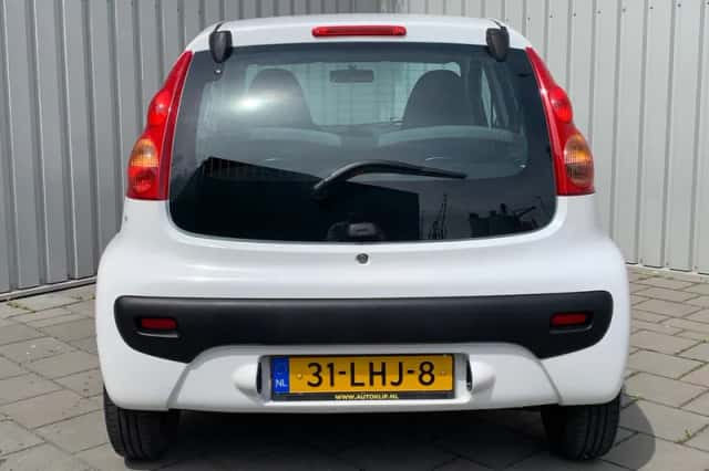 Peugeot 107 (2010) thumbnail 6